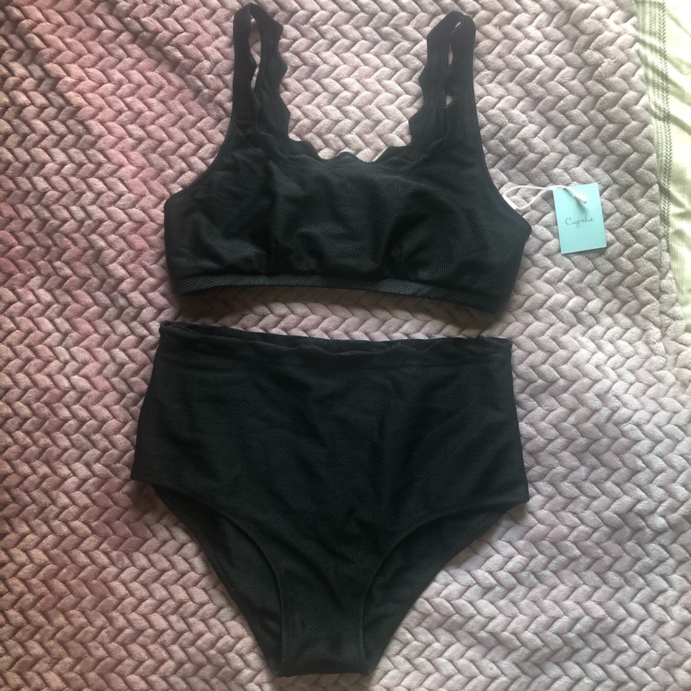 NWT Cupshe Scalloped Bikini Set